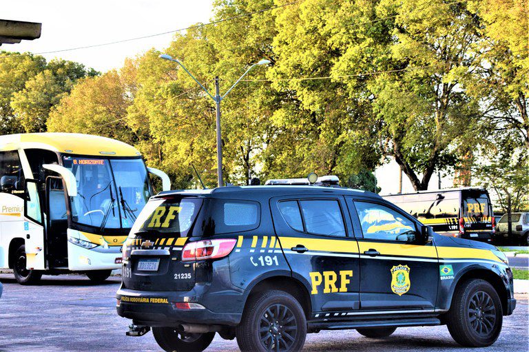 PRF na Bahia terá reforço no policiamento durante feriado prolongado de Finados