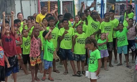 Crianças ganham tarde de muita diversão no aniversário de seis anos do Projeto Meninos da Vila