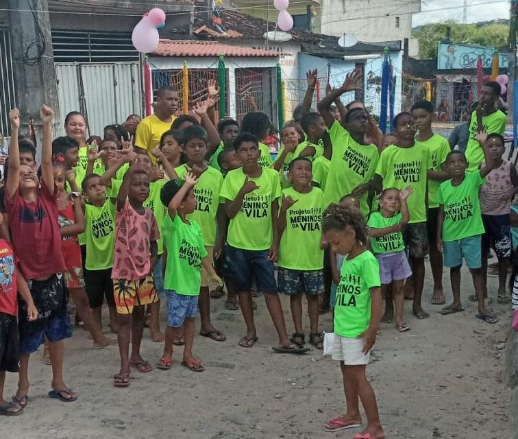 Crianças ganham tarde de muita diversão no aniversário de seis anos do Projeto Meninos da Vila
