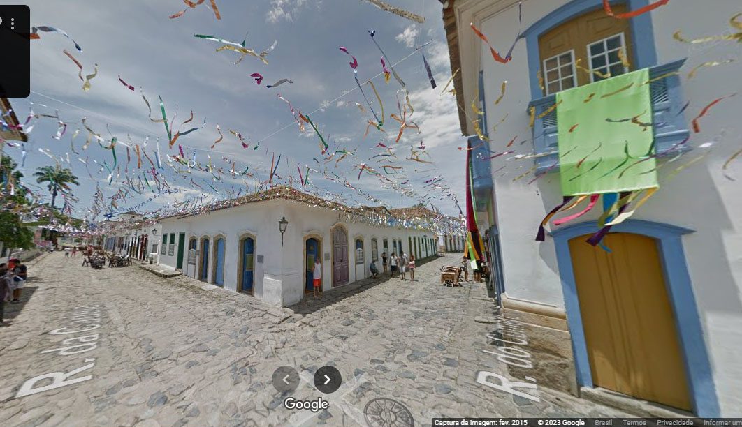 QUASE EMBARCO NUMA CANOA FURADA EM PARATY