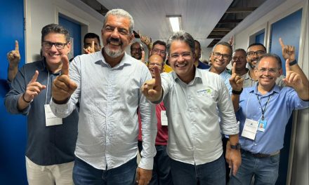 Alessandro Fernandes e Maurício Moreau são reeleitos para a reitoria da Uesc