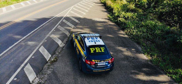 Operação conjunta da PRF e Polícia Civil desarticula esquema de desmanche de veículos