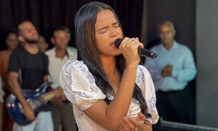Cantora gospel de Ibirapitanga morre em grave acidente na  BR-101; ela havia gravado primeiro clipe no mês passado