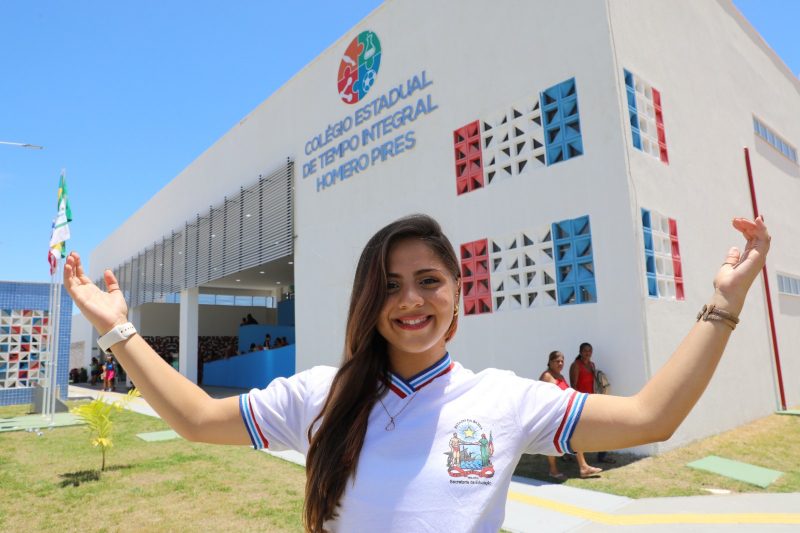 Governo da Bahia inaugura mais uma escola de tempo integral e obras de infraestrutura em Prado
