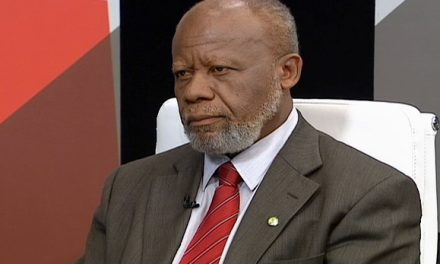 Ex-deputado Luiz Alberto morre de infarto na Bahia