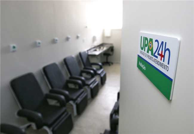 Chuva invade sala da UPA da Esperança, mas unidade de saúde segue com atendimento normal