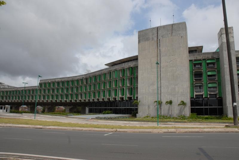 Secretaria de Educação publica edital para contratação de técnicos de níveis médio e superior