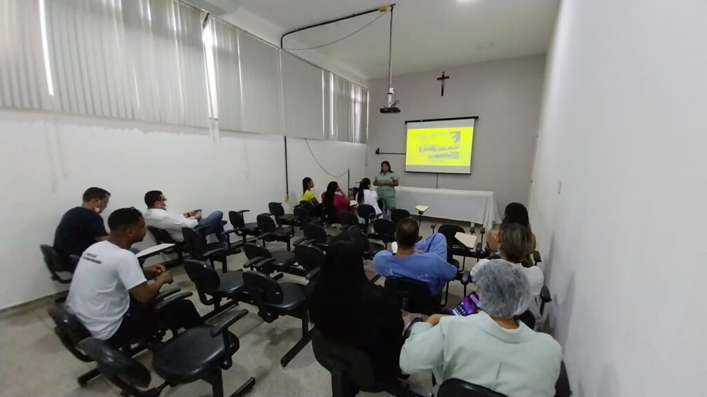 Hospital de Base apresenta projeto de implantação da Farmácia Clínica aos gestores e profissionais do CTI