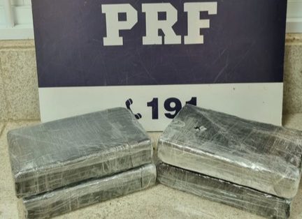 Passageira grávida é detida após ser flagrada pela PRF transportando cocaína dentro da mochila