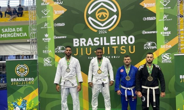 Atleta representa Ibicaraí no Campeonato Brasileiro de Jiu-Jítsu e fica em segundo lugar
