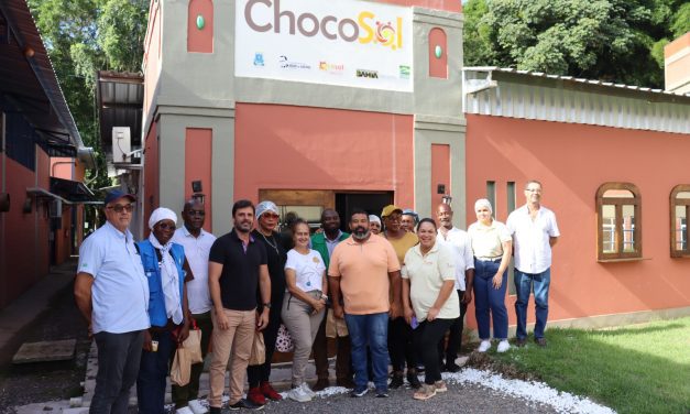 Visita de comitiva da Embaixada da República de Camarões à ChocoSol pode render parceria para estágio