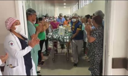 Corredor humano reverencia mais um doador de múltiplos órgãos no Hospital de Base de Itabuna