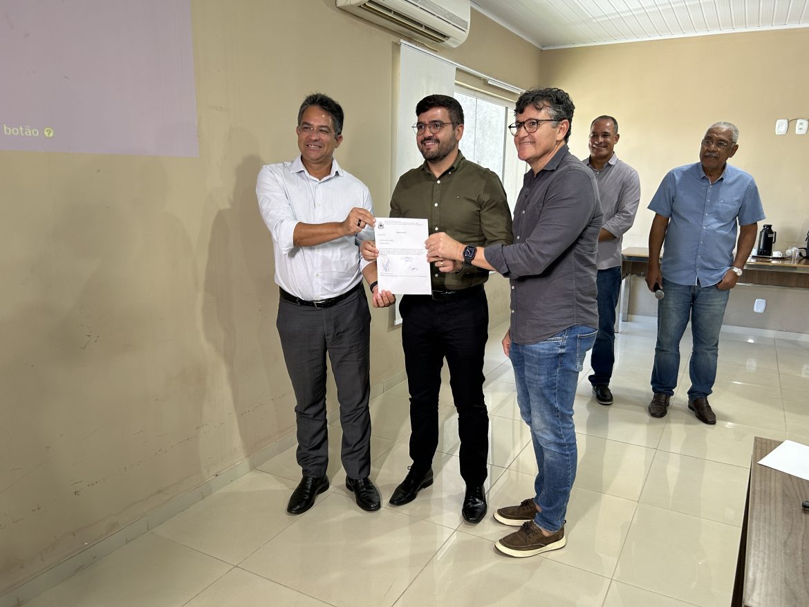 Reitor Alessandro, Prefeito Valderico Saeb Anderson