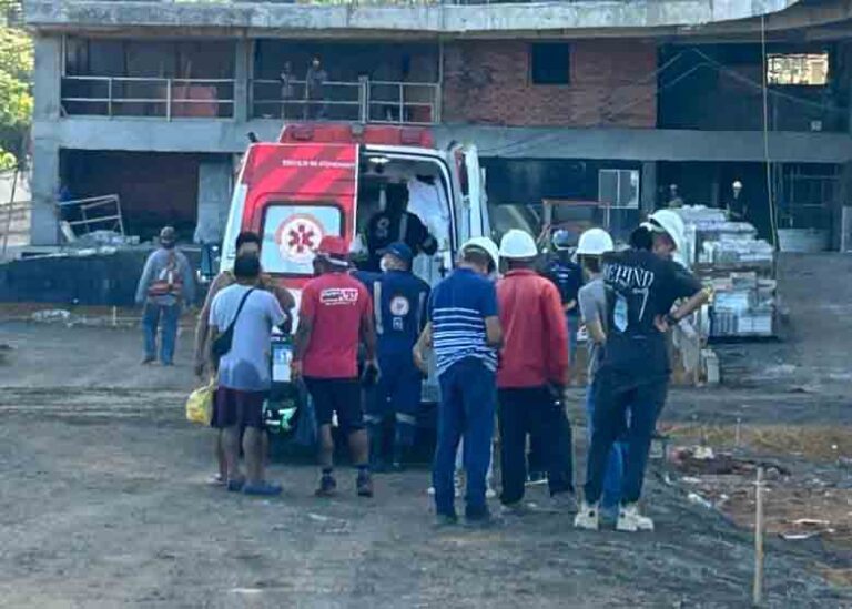 Operario-sofre-queda-em-obra-do-Tons-de-Brisa-e-e-socorrido-pelo-SAMU-768×549